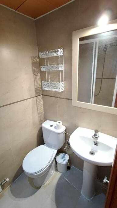 Apartamento Luxe Haven In Granada Exterior foto